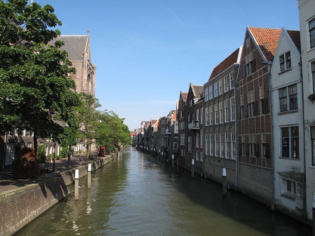 Dordrecht-Town-Canal